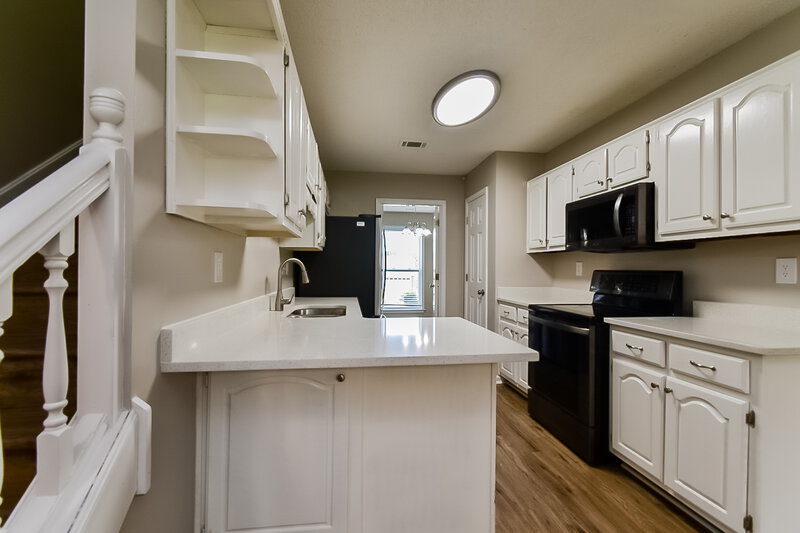 3,570/Mo, 1937 Pecan Meadows Southaven, MS 38671 Kitchen View 2