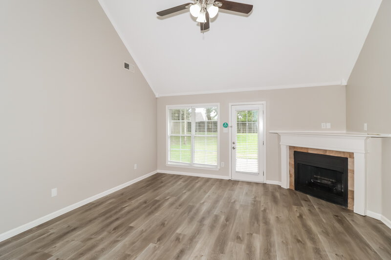 1,900/Mo, 65 Sweet Leaf Ln Oakland, TN 38060 Living Room View 2