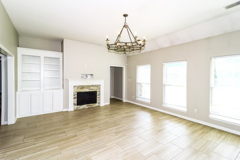 2,195/Mo, 3835 Dawnwood Cir W Southaven, MS 38672 Living Room View