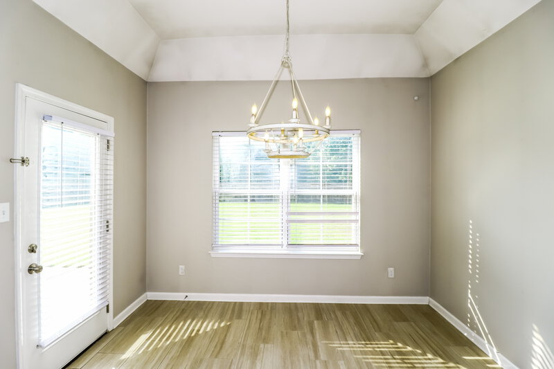 2,195/Mo, 3835 Dawnwood Cir W Southaven, MS 38672 Dining Room View