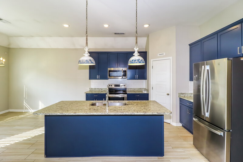 2,195/Mo, 3835 Dawnwood Cir W Southaven, MS 38672 Kitchen View 3