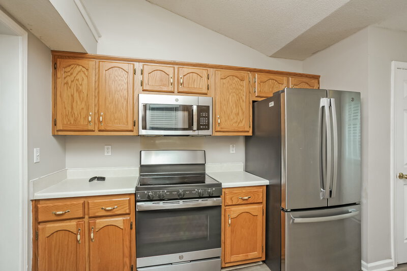 1,570/Mo, 923 Remington Cv Southaven, MS 38671 Kitchen View 2