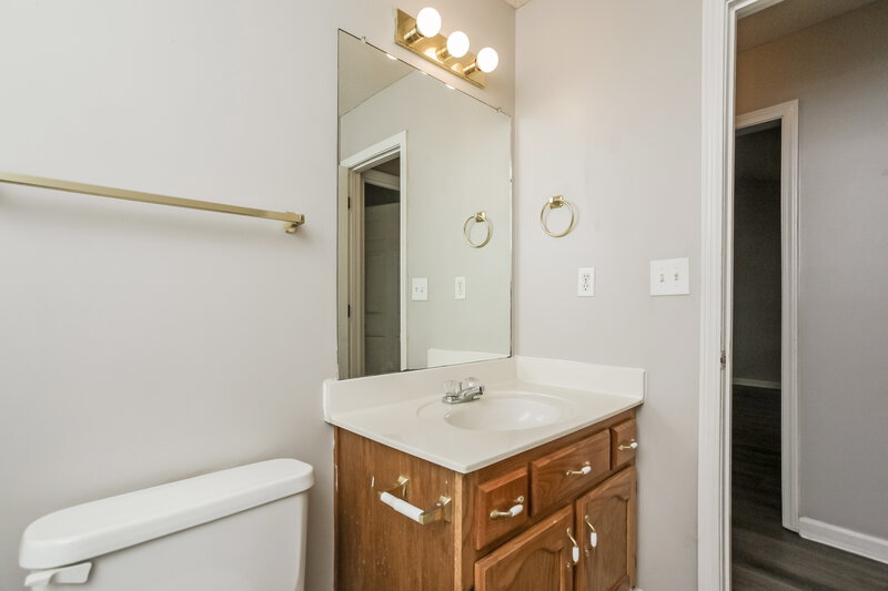 1,570/Mo, 923 Remington Cv Southaven, MS 38671 Bathroom View