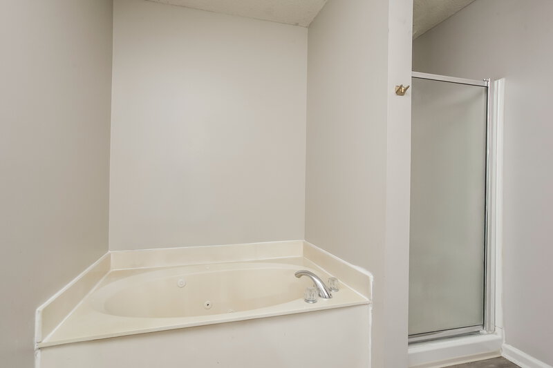 1,570/Mo, 923 Remington Cv Southaven, MS 38671 Bathroom View 2