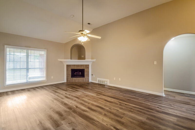 2,270/Mo, 52 Forked Creek Pkwy Hernando, MS 38632 Living Room View