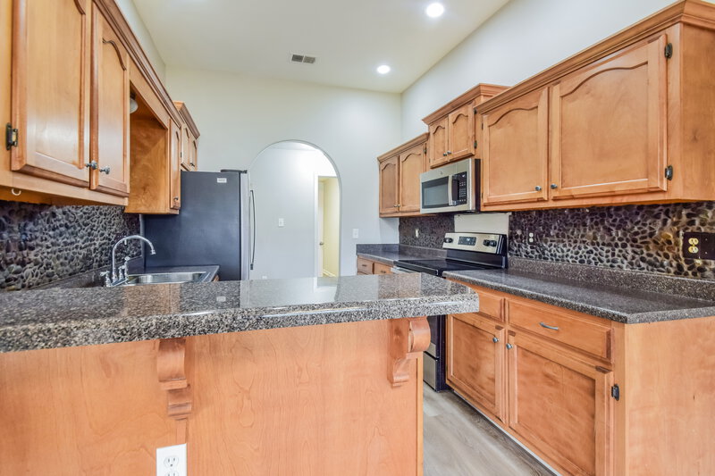 2,270/Mo, 52 Forked Creek Pkwy Hernando, MS 38632 Kitchen View 2