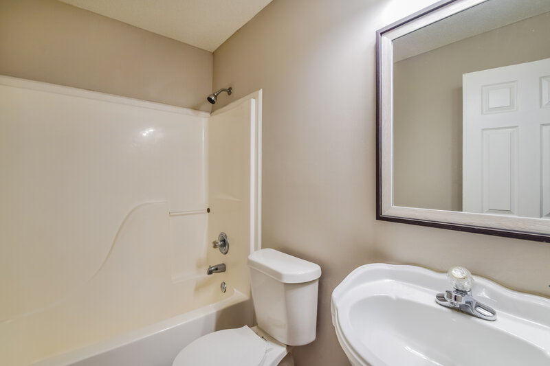 2,270/Mo, 52 Forked Creek Pkwy Hernando, MS 38632 Bathroom View