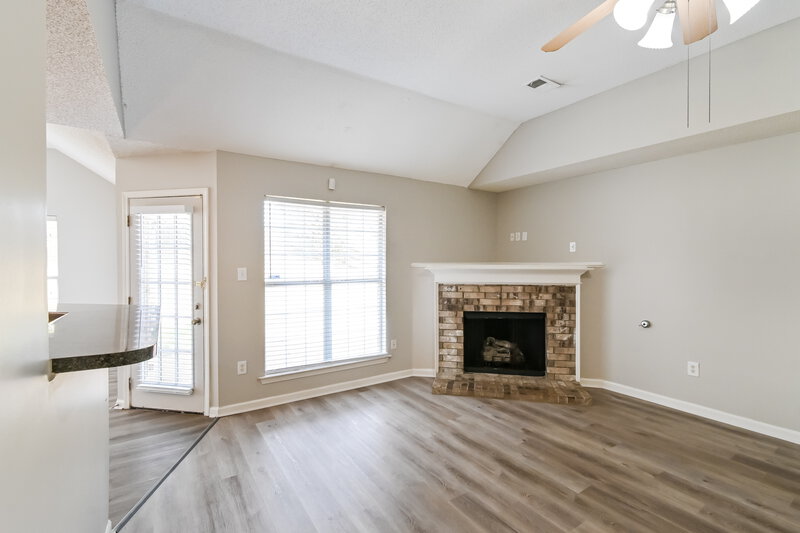 2,400/Mo, 4091 Becky Sue Trl Olive Branch, MS 38654 Living Room View