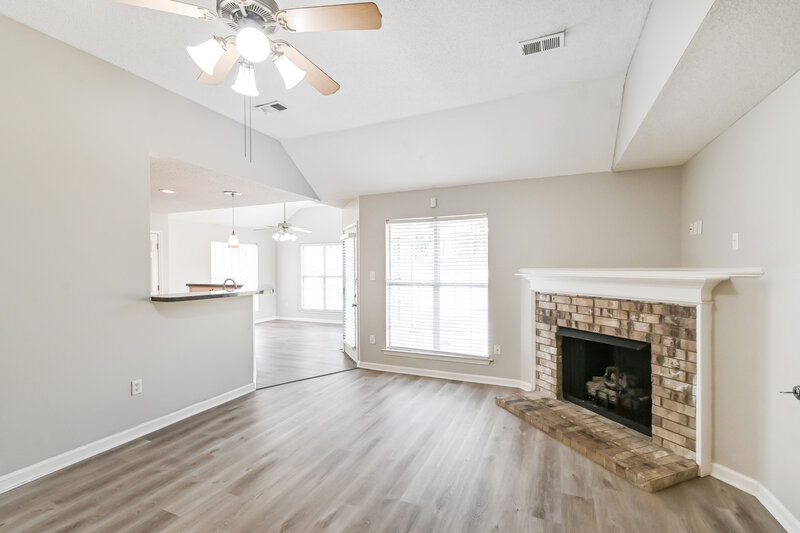 2,400/Mo, 4091 Becky Sue Trl Olive Branch, MS 38654 Living Room View 2