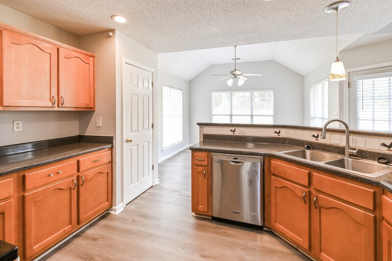 2,400/Mo, 4091 Becky Sue Trl Olive Branch, MS 38654 Kitchen View