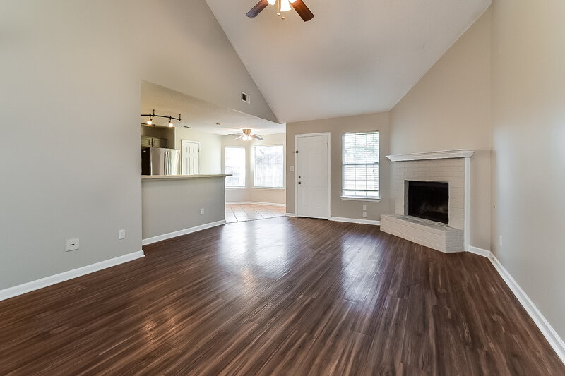 1,765/Mo, 7179 Raleigh Lagrange Rd Cordova, TN 38018 Living Room View