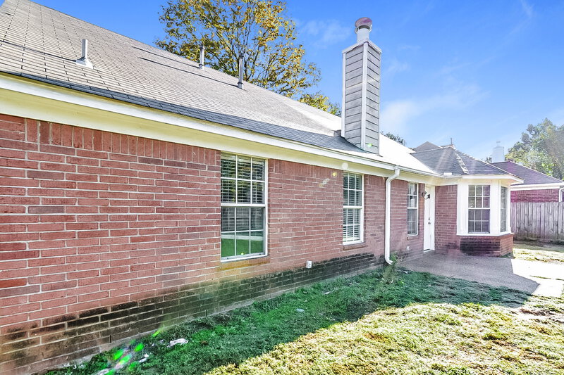 1,765/Mo, 7179 Raleigh Lagrange Rd Cordova, TN 38018 Rear View