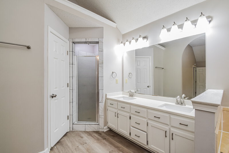 2,390/Mo, 1806 Lichfield Ct Cordova, TN 38016 Main Bathroom View 2