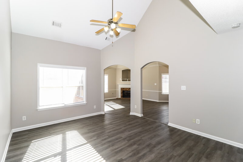 2,285/Mo, 80 Whispering Creek Dr Oakland, TN 38060 Living Room View