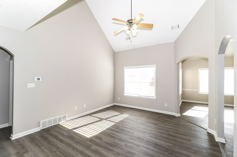 2,285/Mo, 80 Whispering Creek Dr Oakland, TN 38060 Living Room View 2