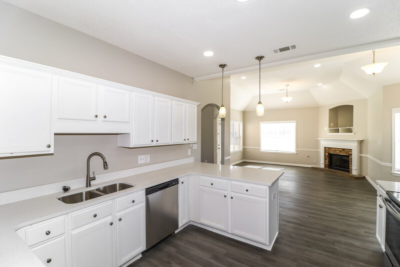 2,285/Mo, 80 Whispering Creek Dr Oakland, TN 38060 Kitchen View 2