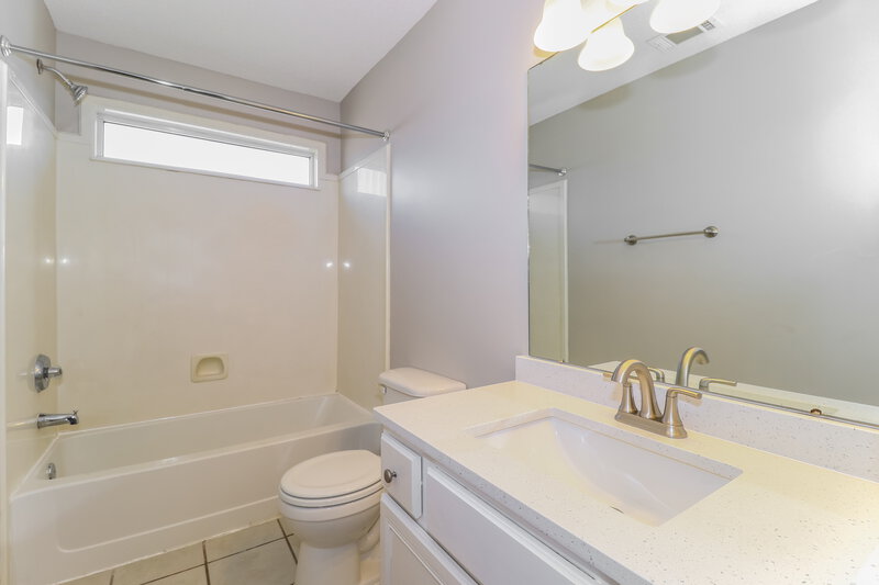 2,285/Mo, 80 Whispering Creek Dr Oakland, TN 38060 Bathroom View