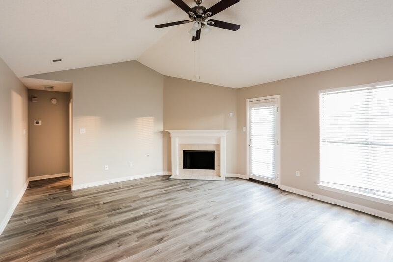 1,800/Mo, 8059 Delta Lakes Blvd Walls, MS 38680 Living Room View
