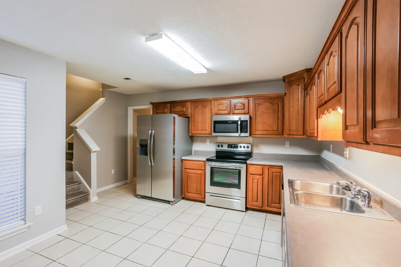 1,800/Mo, 8059 Delta Lakes Blvd Walls, MS 38680 Kitchen View 2