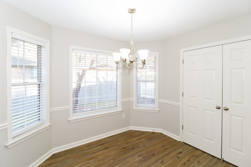 2,110/Mo, 215 Lakewood Dr Oakland, TN 38060 Dining Room View