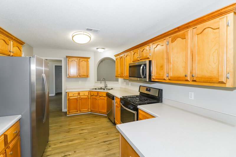 2,110/Mo, 215 Lakewood Dr Oakland, TN 38060 Kitchen View 2