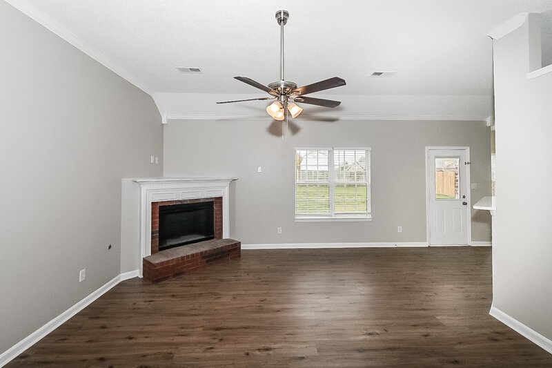 1,900/Mo, 2785 Pinnacle Dr Southaven, MS 38672 Living Room View