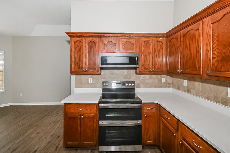 1,900/Mo, 2785 Pinnacle Dr Southaven, MS 38672 Kitchen View 2
