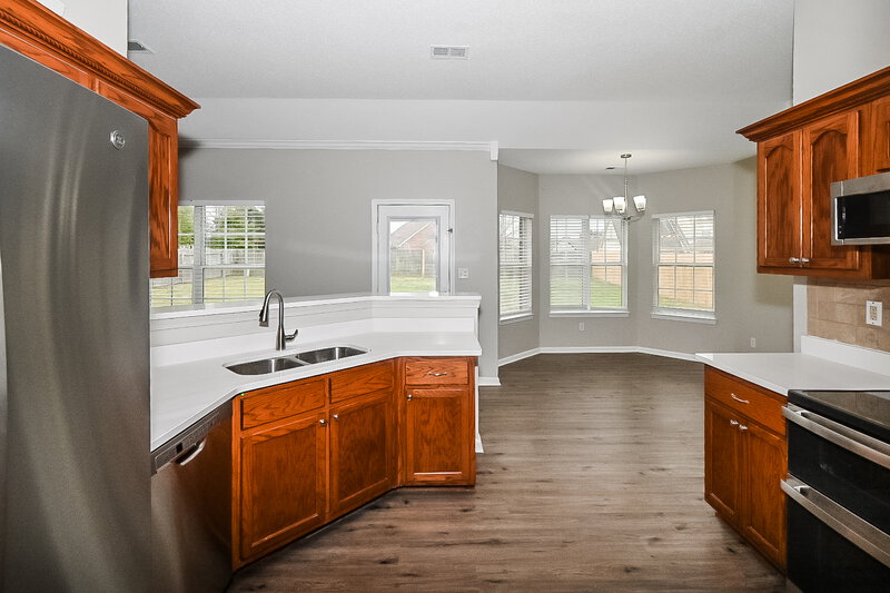 1,900/Mo, 2785 Pinnacle Dr Southaven, MS 38672 Kitchen View 3