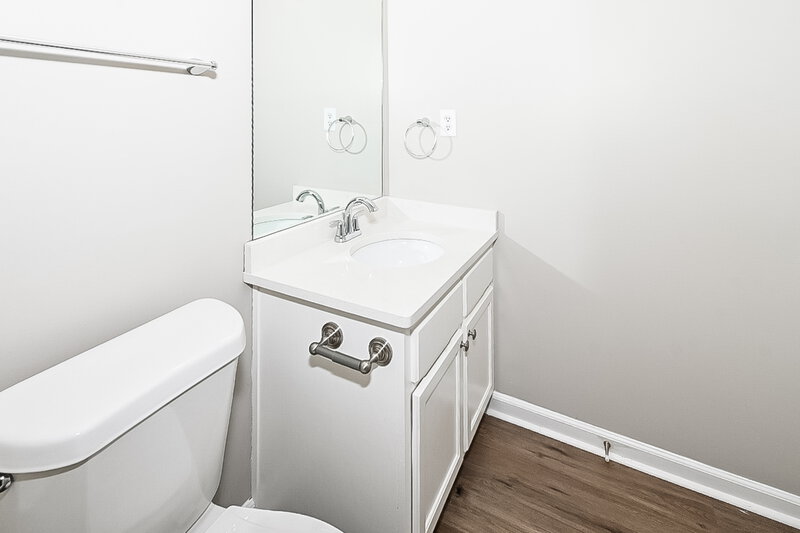 1,900/Mo, 2785 Pinnacle Dr Southaven, MS 38672 Powder Room View