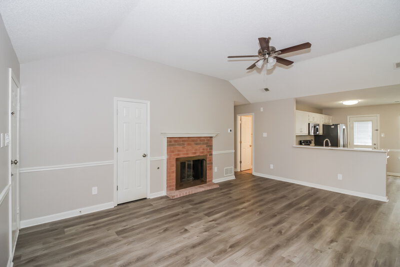 1,545/Mo, 6957 Raleigh Lagrange Rd Cordova, TN 38018 Living Room View