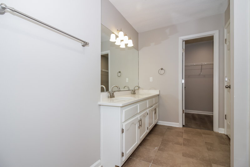 1,545/Mo, 6957 Raleigh Lagrange Rd Cordova, TN 38018 Bathroom View
