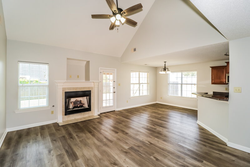 1,890/Mo, 10 Alex Cv Somerville, TN 38068 Living Room View
