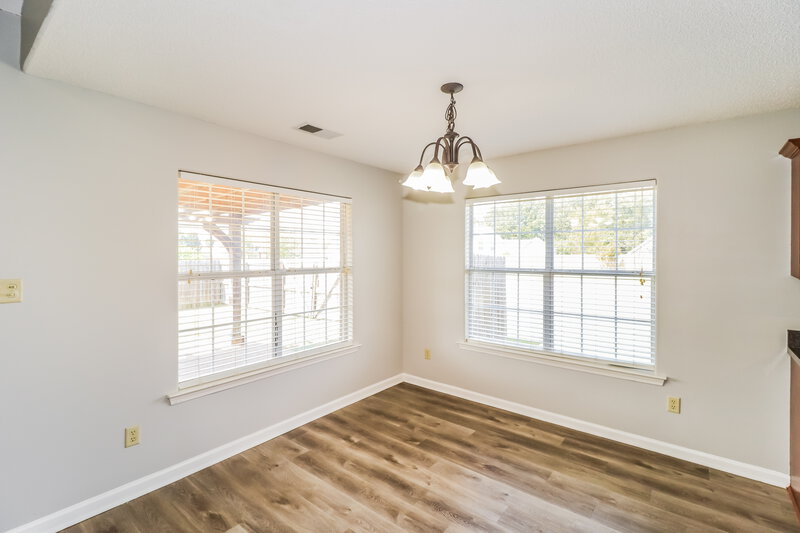 1,890/Mo, 10 Alex Cv Somerville, TN 38068 Breakfast Nook View