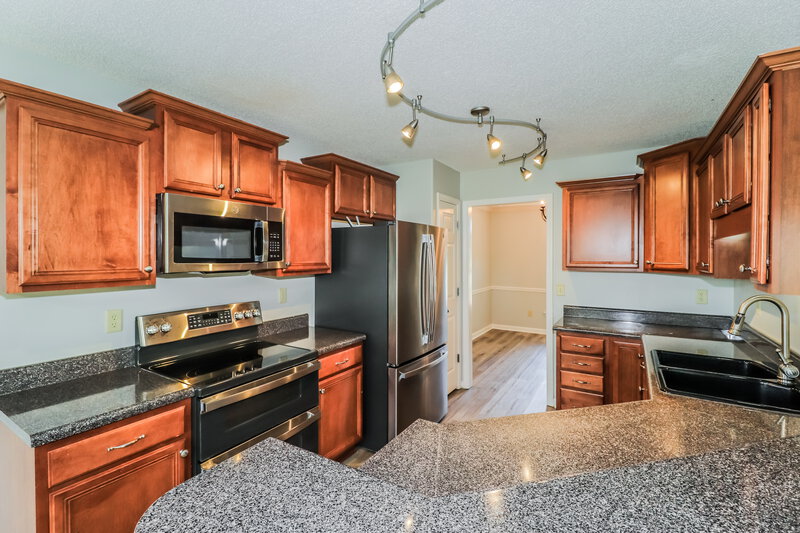 1,890/Mo, 10 Alex Cv Somerville, TN 38068 Kitchen View 2
