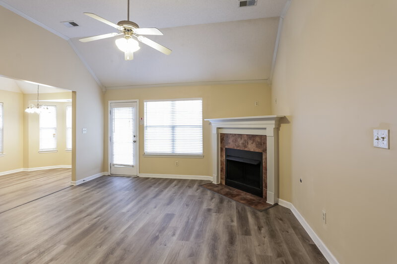 2,550/Mo, 4088 Carroll Dr W Horn Lake, MS 38637 Living Room View