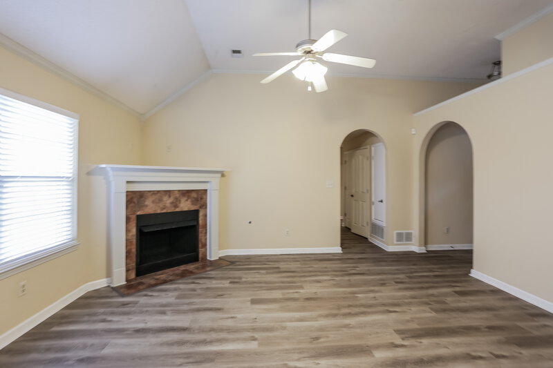 2,550/Mo, 4088 Carroll Dr W Horn Lake, MS 38637 Living Room View 2