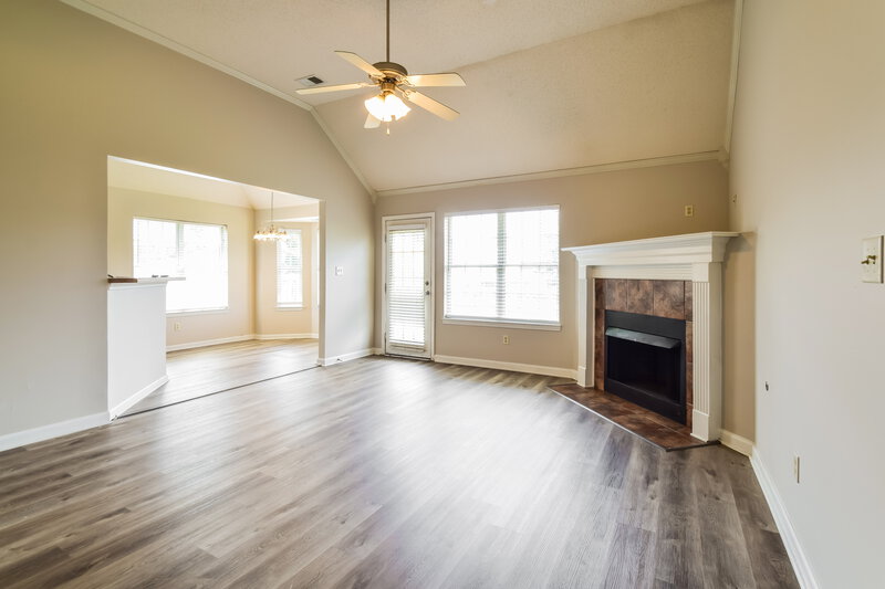 1,760/Mo, 4088 Carroll Dr W Horn Lake, MS 38637 Living Room View