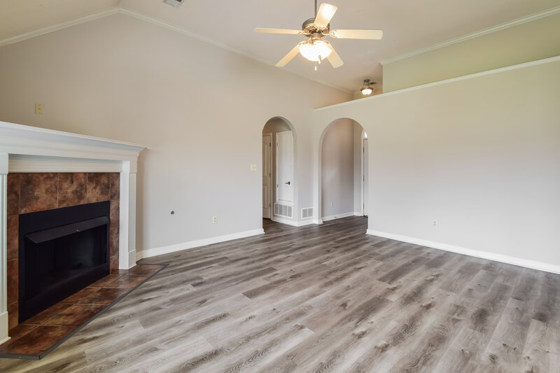 1,760/Mo, 4088 Carroll Dr W Horn Lake, MS 38637 Living Room View 2