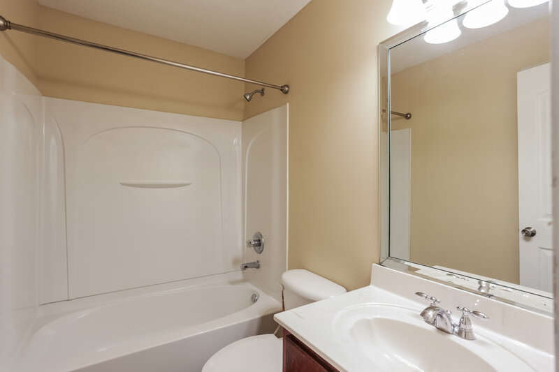 2,550/Mo, 4088 Carroll Dr W Horn Lake, MS 38637 Bathroom View