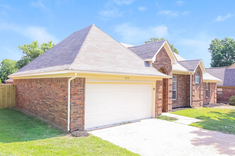 1,715/Mo, 7254 Schilling Cv W Memphis, TN 38125 Front View