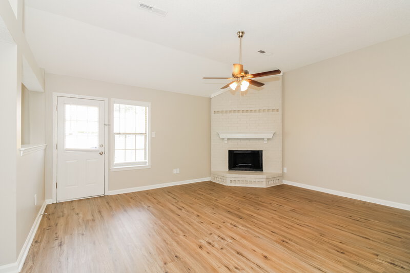 1,715/Mo, 7254 Schilling Cv W Memphis, TN 38125 Living Room View