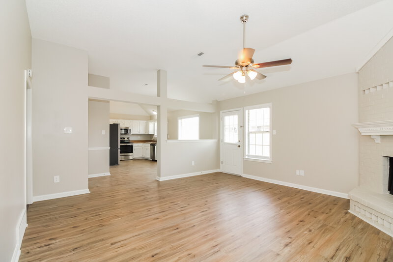 1,715/Mo, 7254 Schilling Cv W Memphis, TN 38125 Living Room View 2