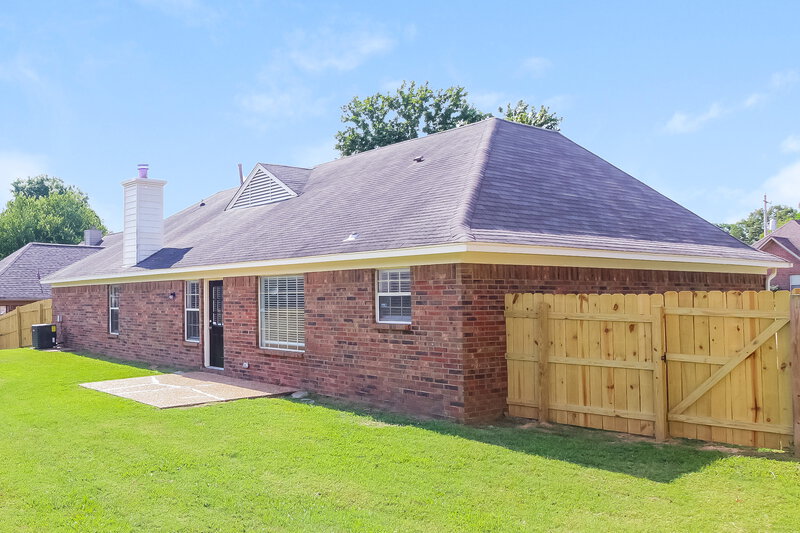 1,715/Mo, 7254 Schilling Cv W Memphis, TN 38125 Rear View