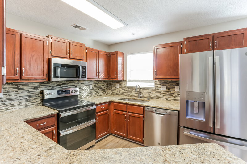 1,640/Mo, 5820 Ridgetop Dr Horn Lake, MS 38637 Kitchen View 2