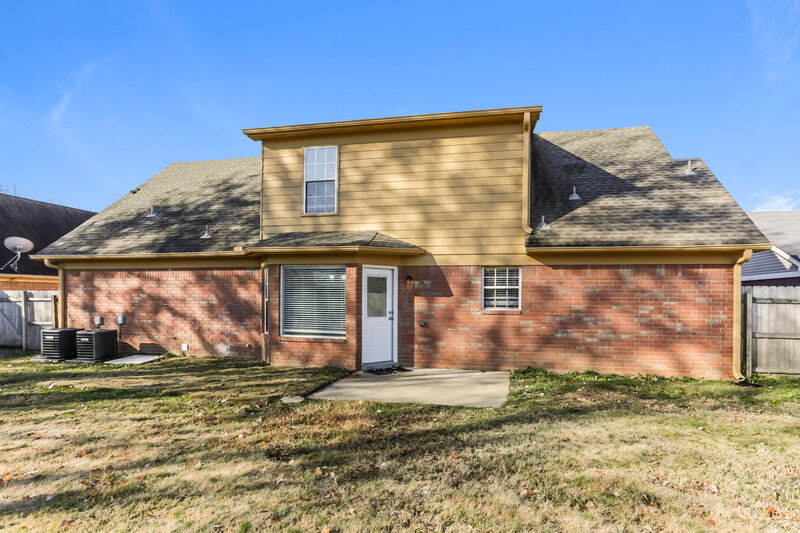 1,640/Mo, 5820 Ridgetop Dr Horn Lake, MS 38637 Rear View 2