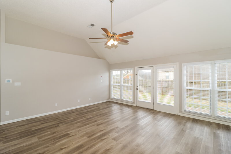 3,270/Mo, 9339 Chimneyrock Blvd Cordova, TN 38016 Living Room View 2