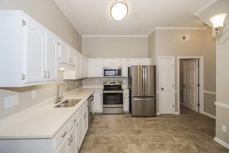 3,270/Mo, 9339 Chimneyrock Blvd Cordova, TN 38016 Kitchen View 2
