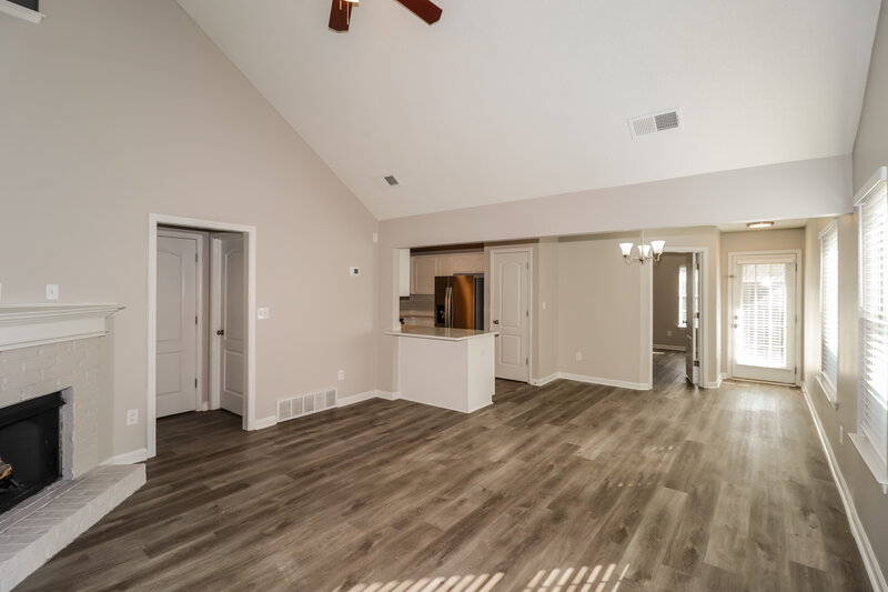 1,905/Mo, 9137 Cinderhill Cv E Cordova, TN 38016 Living Room View