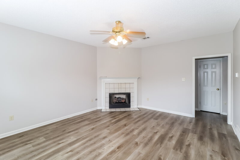 1,730/Mo, 784 Breeze Way Cordova, TN 38018 Living Room View