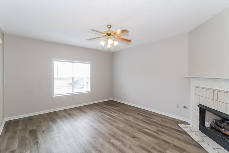 1,730/Mo, 784 Breeze Way Cordova, TN 38018 Living Room View 2